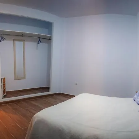 Modern In With Air Conditioning 85 M² Διαμέρισμα *